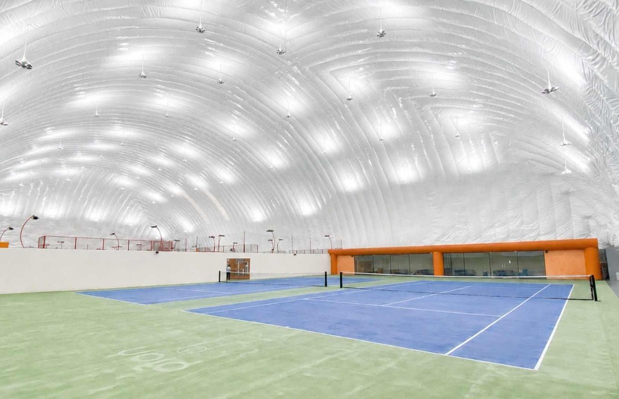 Yolo Pluit - Tennis Court